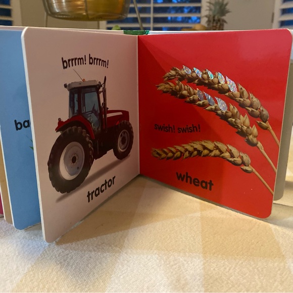 Book and Magnetic toy - Picture 3 of 3